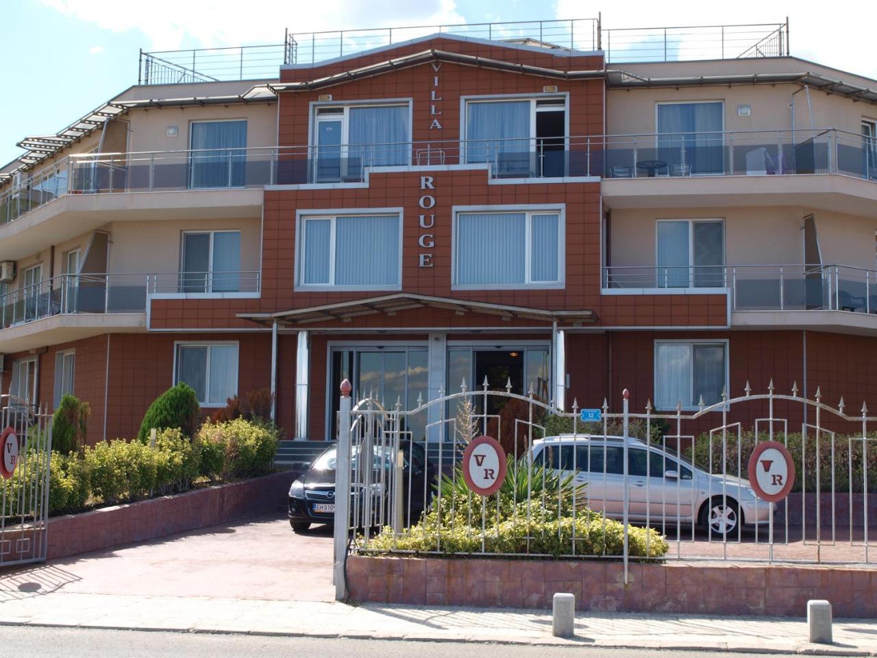 Villa Rouge Apartments