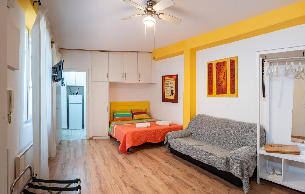 Great 35 Sq M Studio On 1st Floor In Bohemian Psyri In Athens' Historic Center-in Vivo Apartments