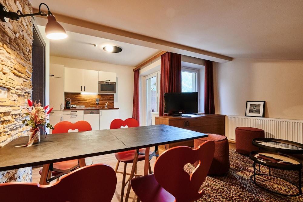 Evi Apartments Alma