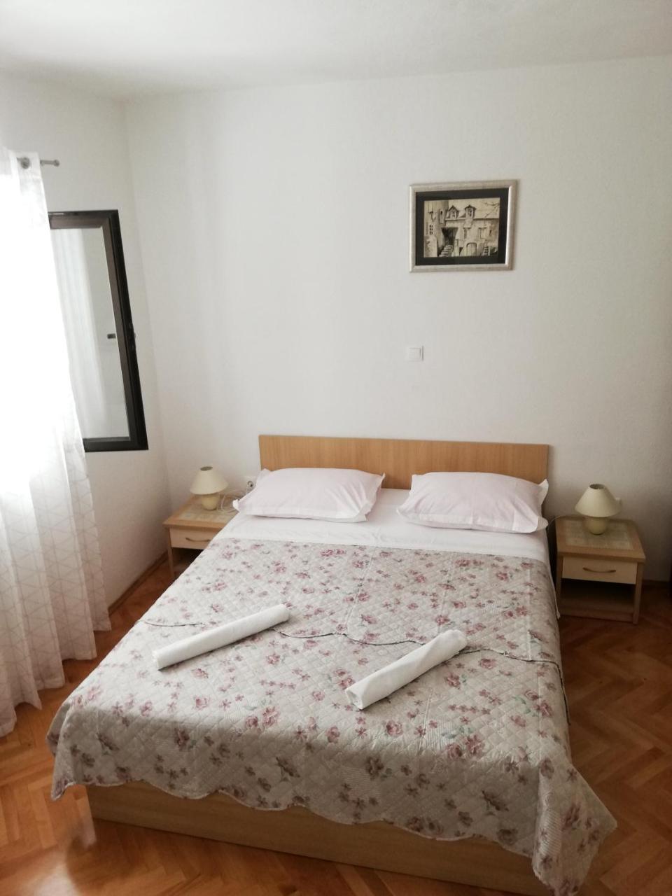 Apartments Aniko Saric