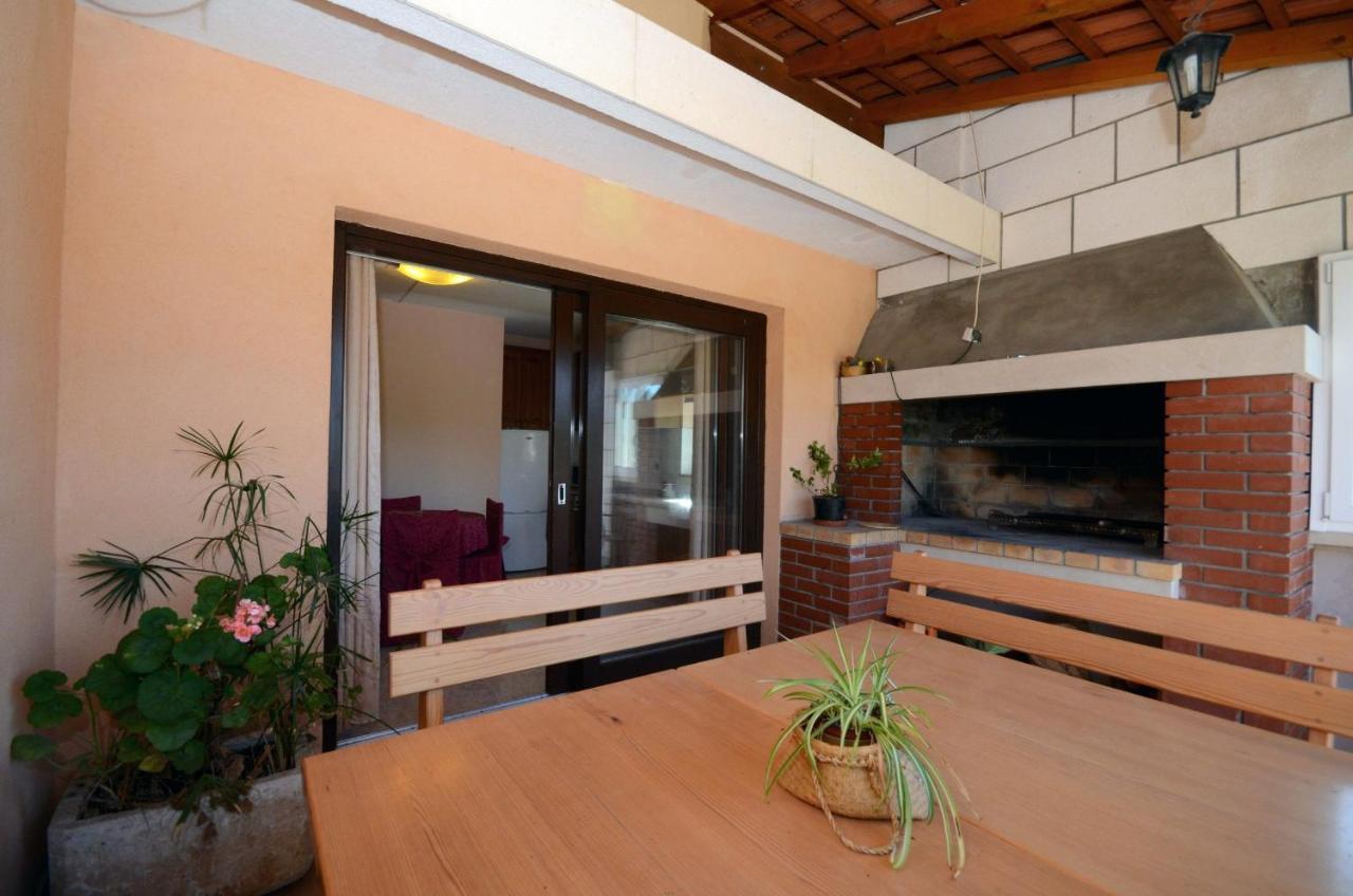 Leo Apartment