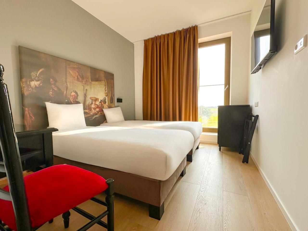 Hotelux Amsterdam Airport Hotel