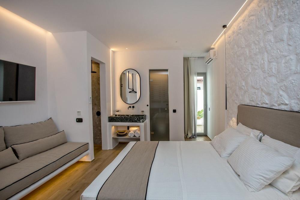 Levantes Luxury Suites I Ii