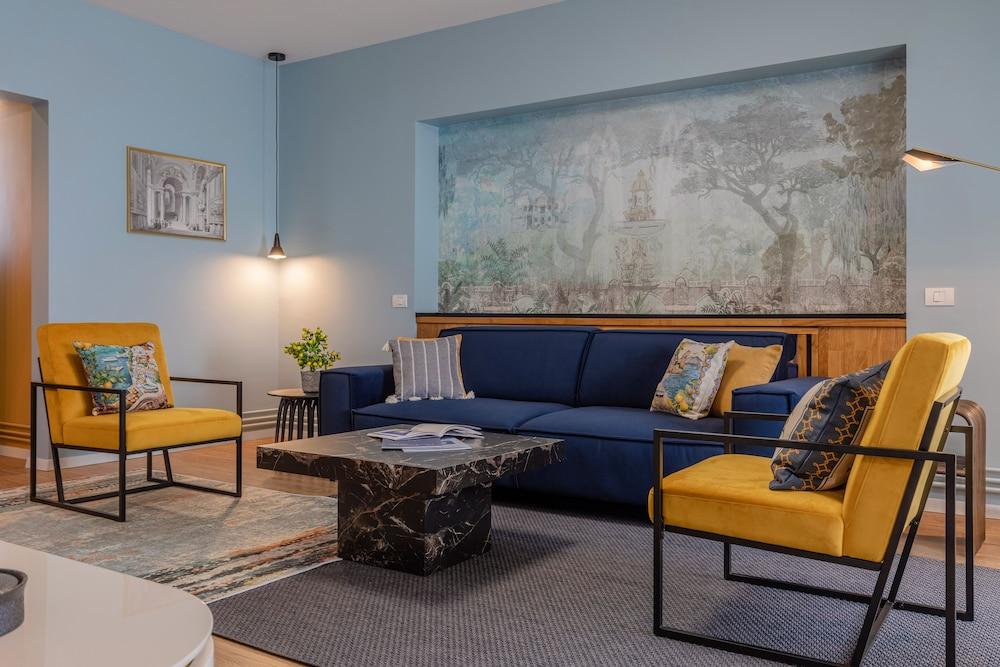 Holt Dolce In Napoli