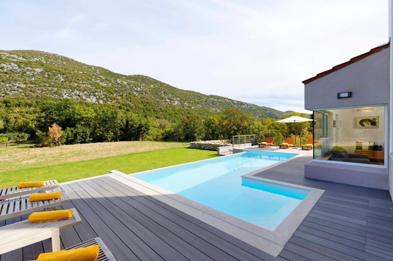 Villa Jure With Heated Pool & Electric Vehicle Station, Mini Golf,tennis Court Direct Landlord