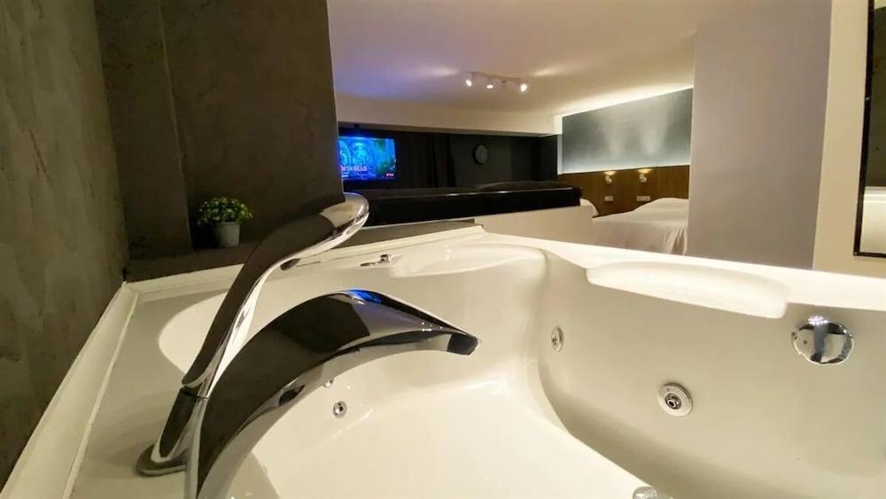 Casa Rosso Suite Hotel