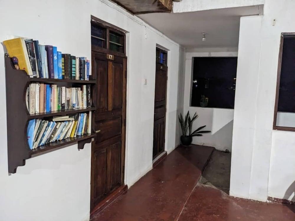 Flamingo Guest House Znz