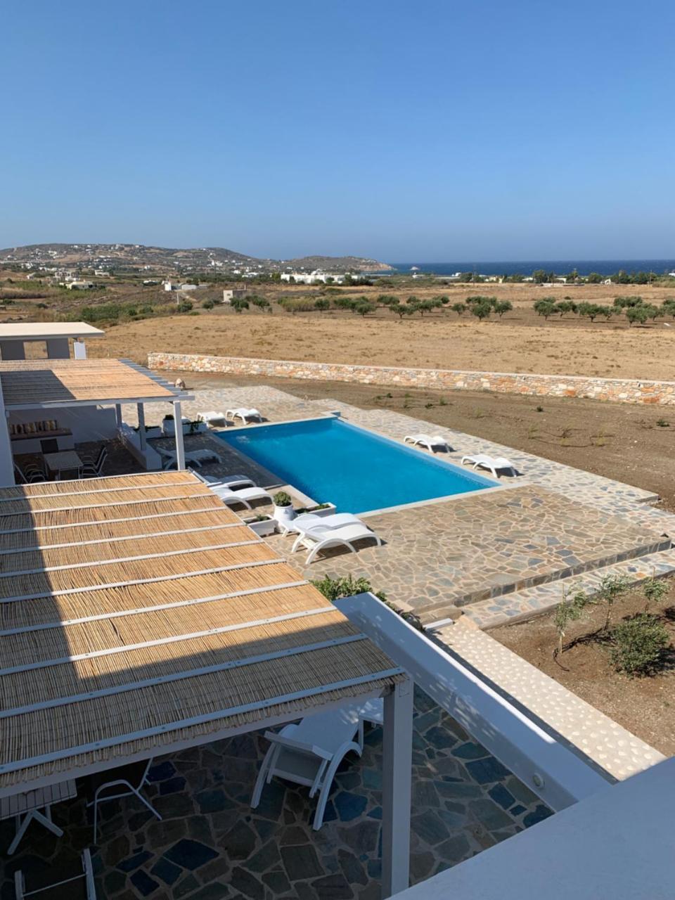 Quiet 3-bedroom Sea View House With Shared Pool
