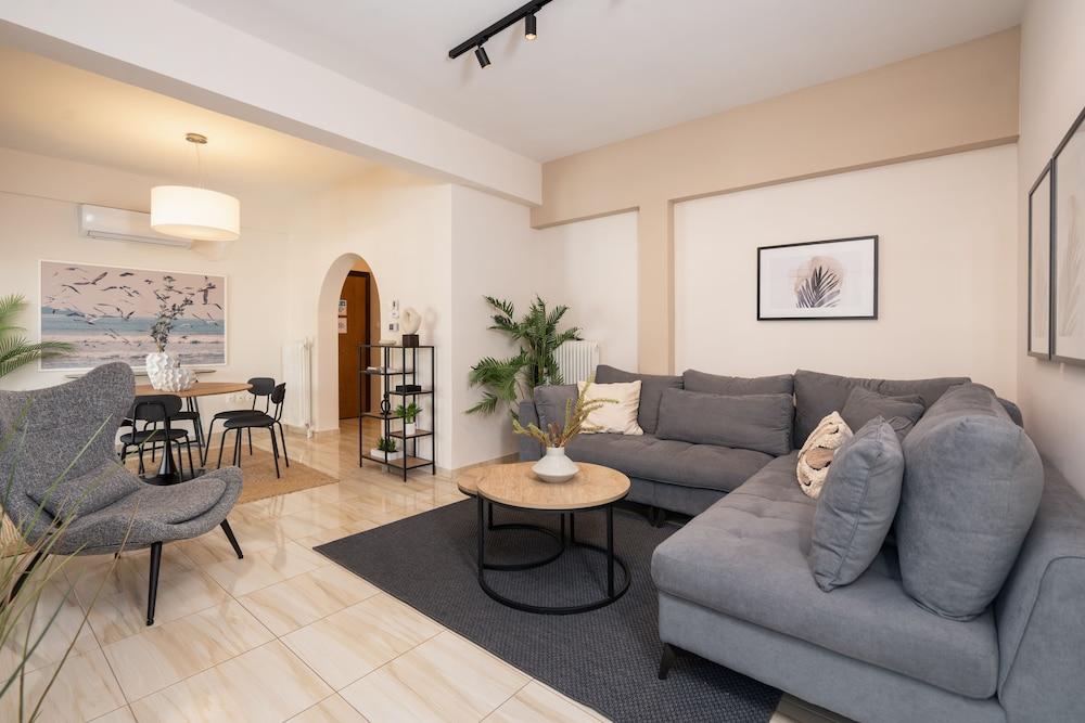 Modern Apartment With Acropolis View