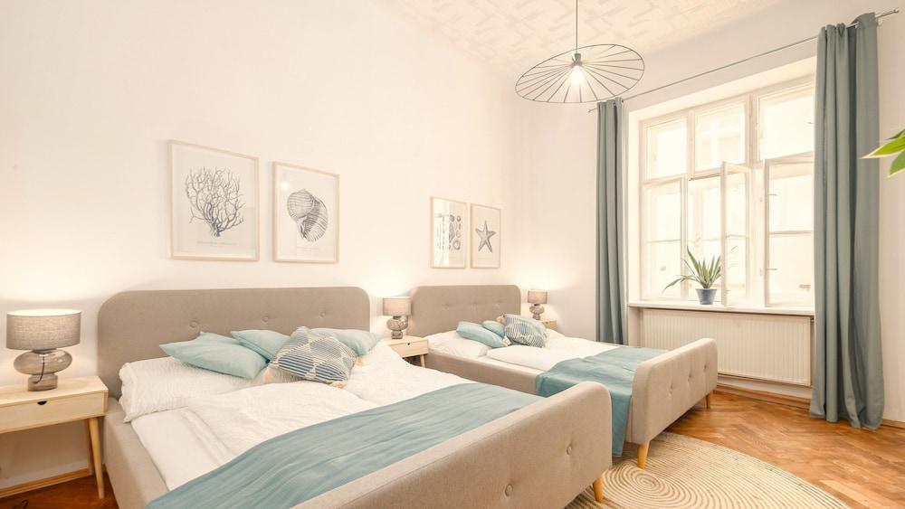 Designer Apartment 5 Min To Center