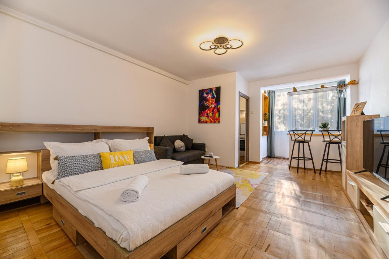 Jad Family Apartments & Studios