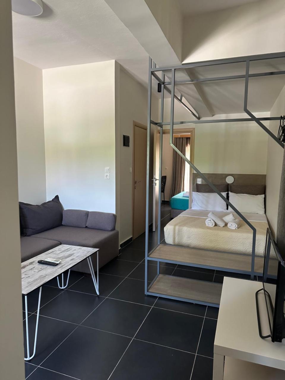 Zinozis Beach Apartments