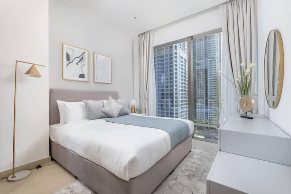 Marina Gate Pool View