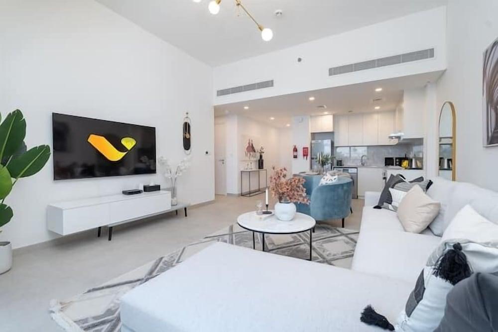 Jumeirah Living Near Burj Al Arab Beach