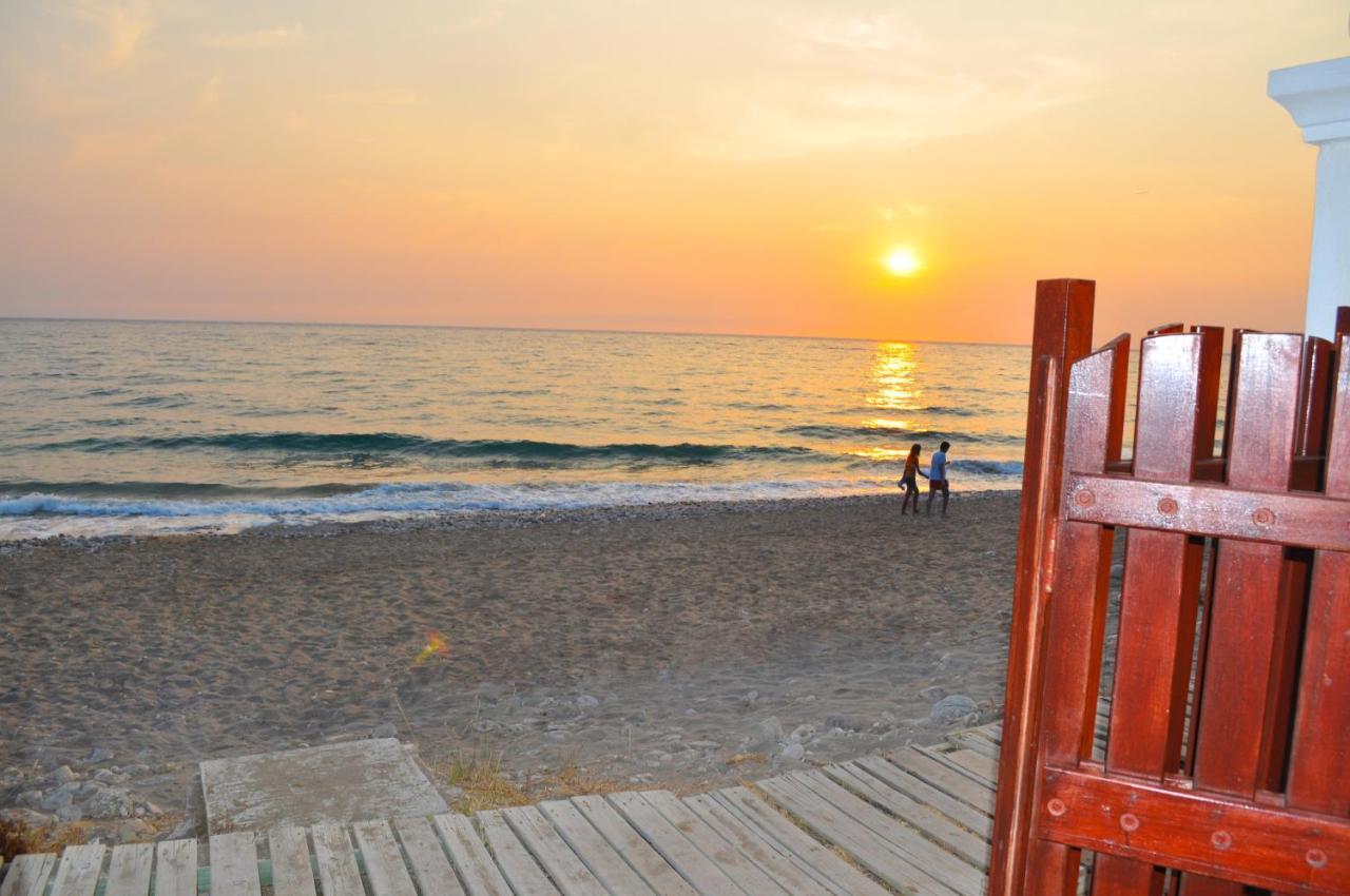 Beachfront Vacation Home Eftichia