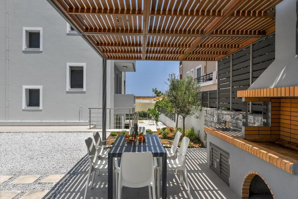 Leon Luxury Home In Rethymno