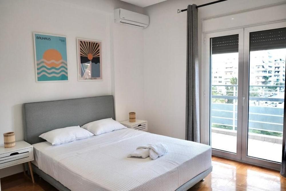 Synpiraeus Apartments & Studios
