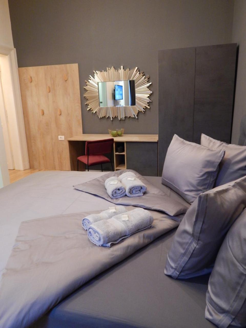 Gold Rooms & Suite