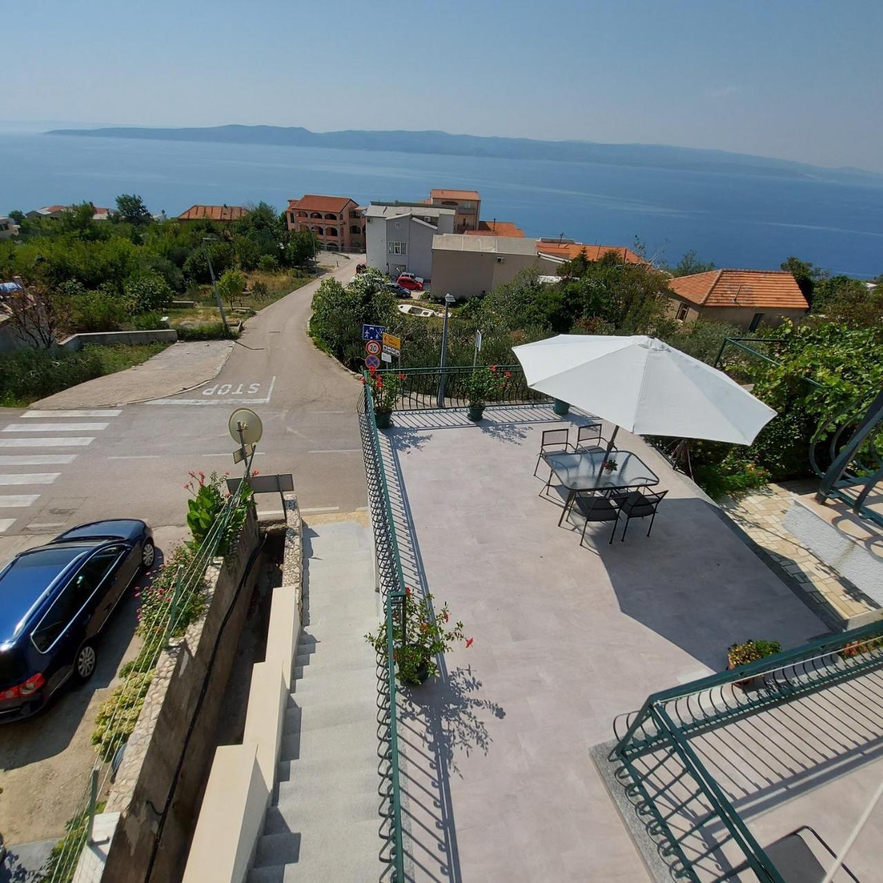 Apartments Robert Sea View