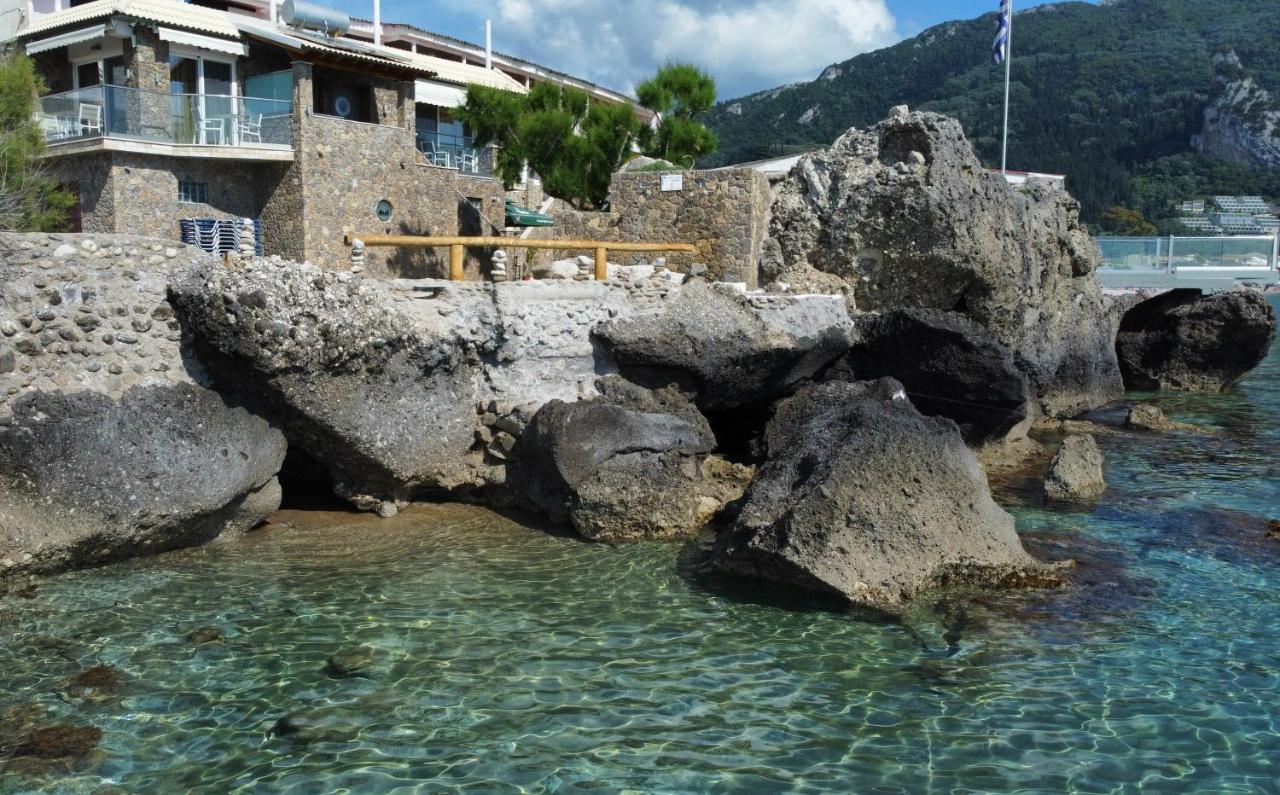 Black Rocks Family, Luxury Seafront Beach Maisonette