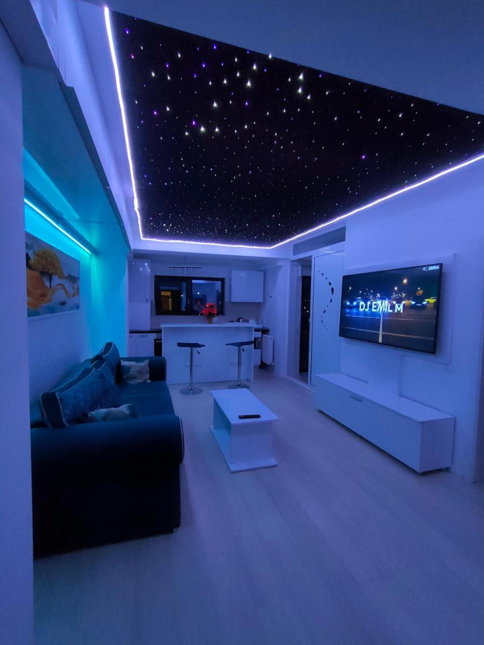 Seven Luxury
