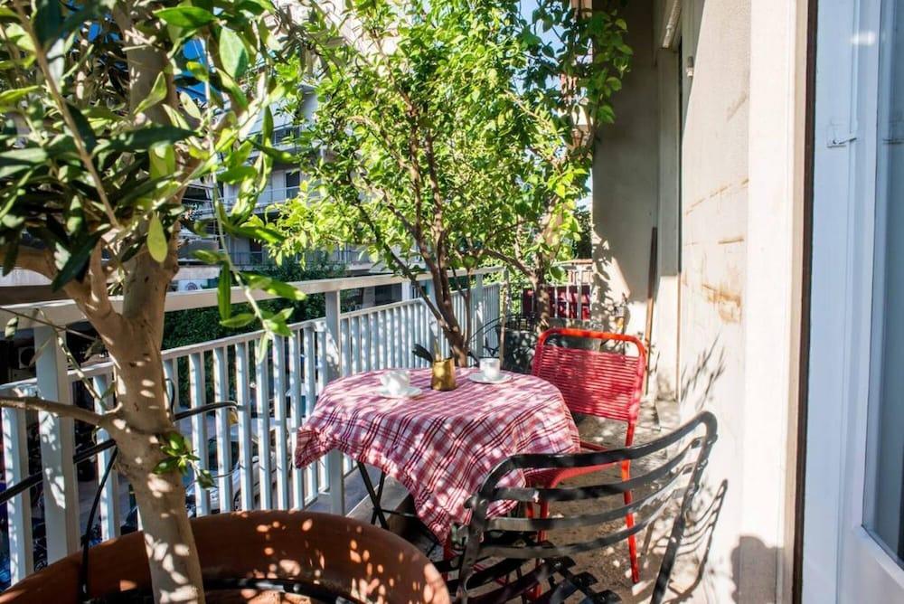 The Architect's 90m2 Flat A Breath From Parthenon