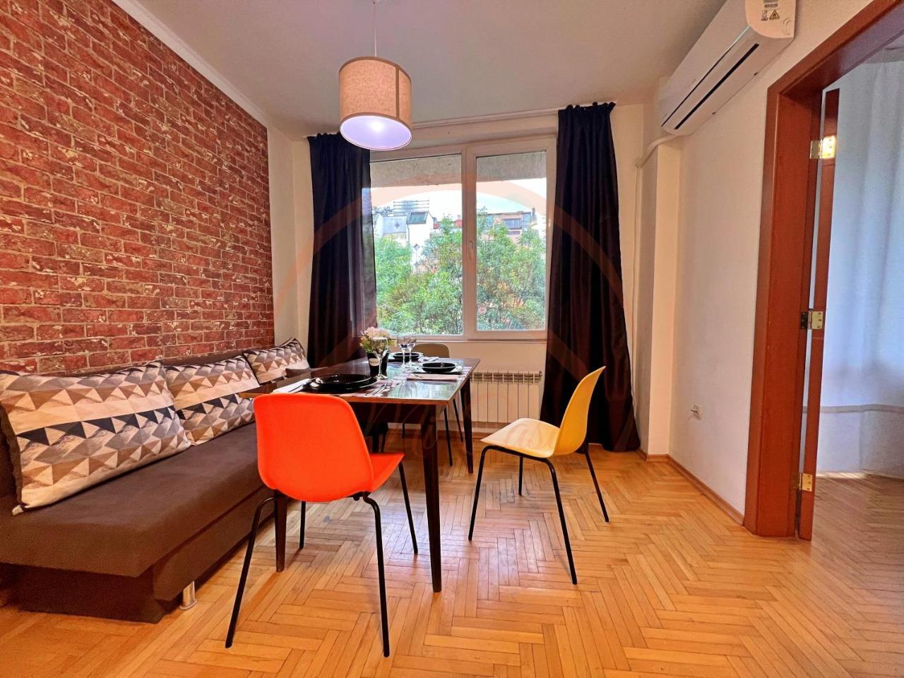 Tranquil Retreat In The Heart Of Sofia: 2br