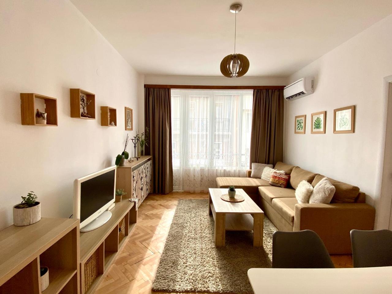 Lovely Apartment In The Heart Of Sofia