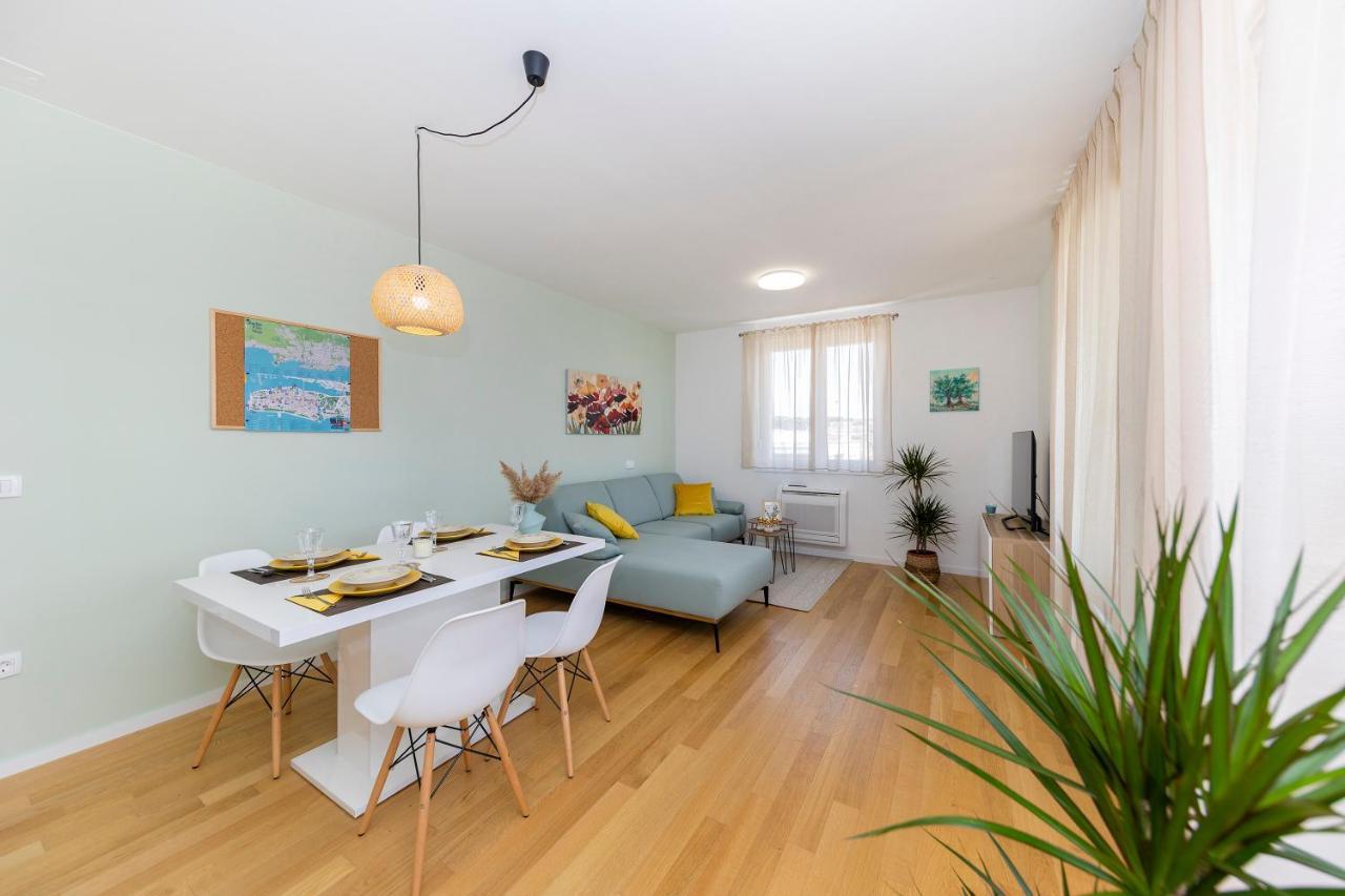 Deluxe Apartment Zara
