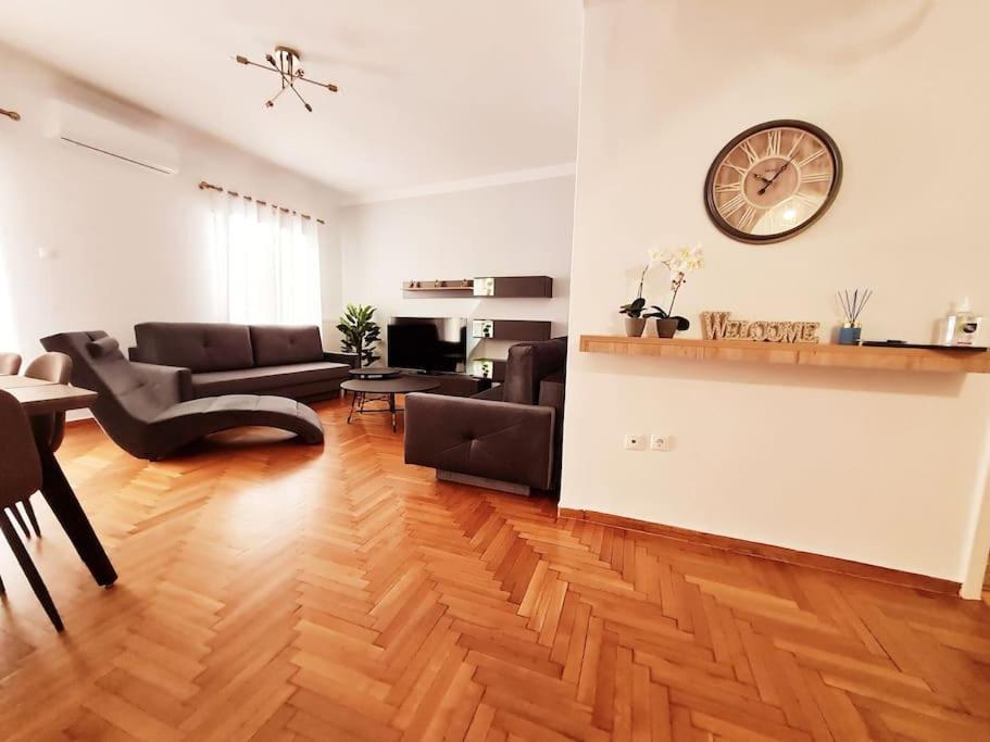 Lovely 2-bedroom 4th Floor House Large Patio