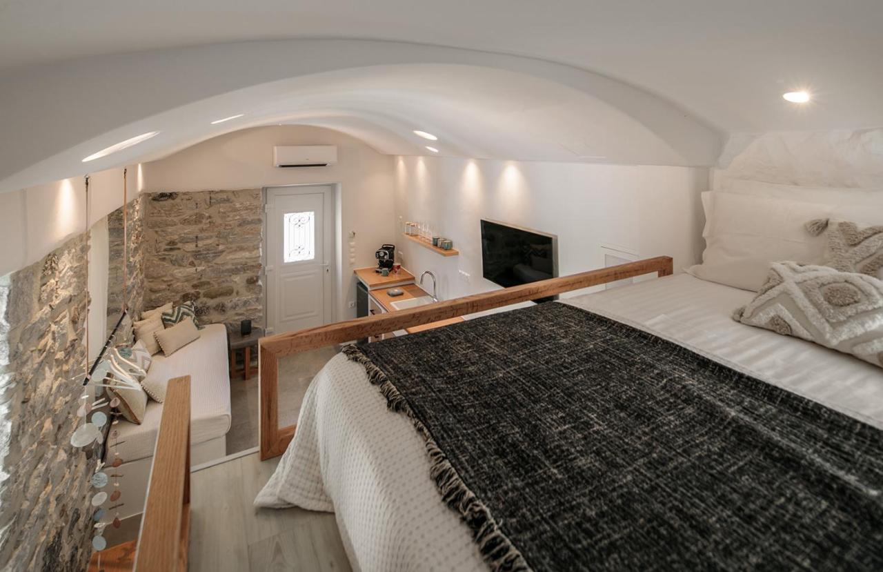 Voras Luxury Cave Loft
