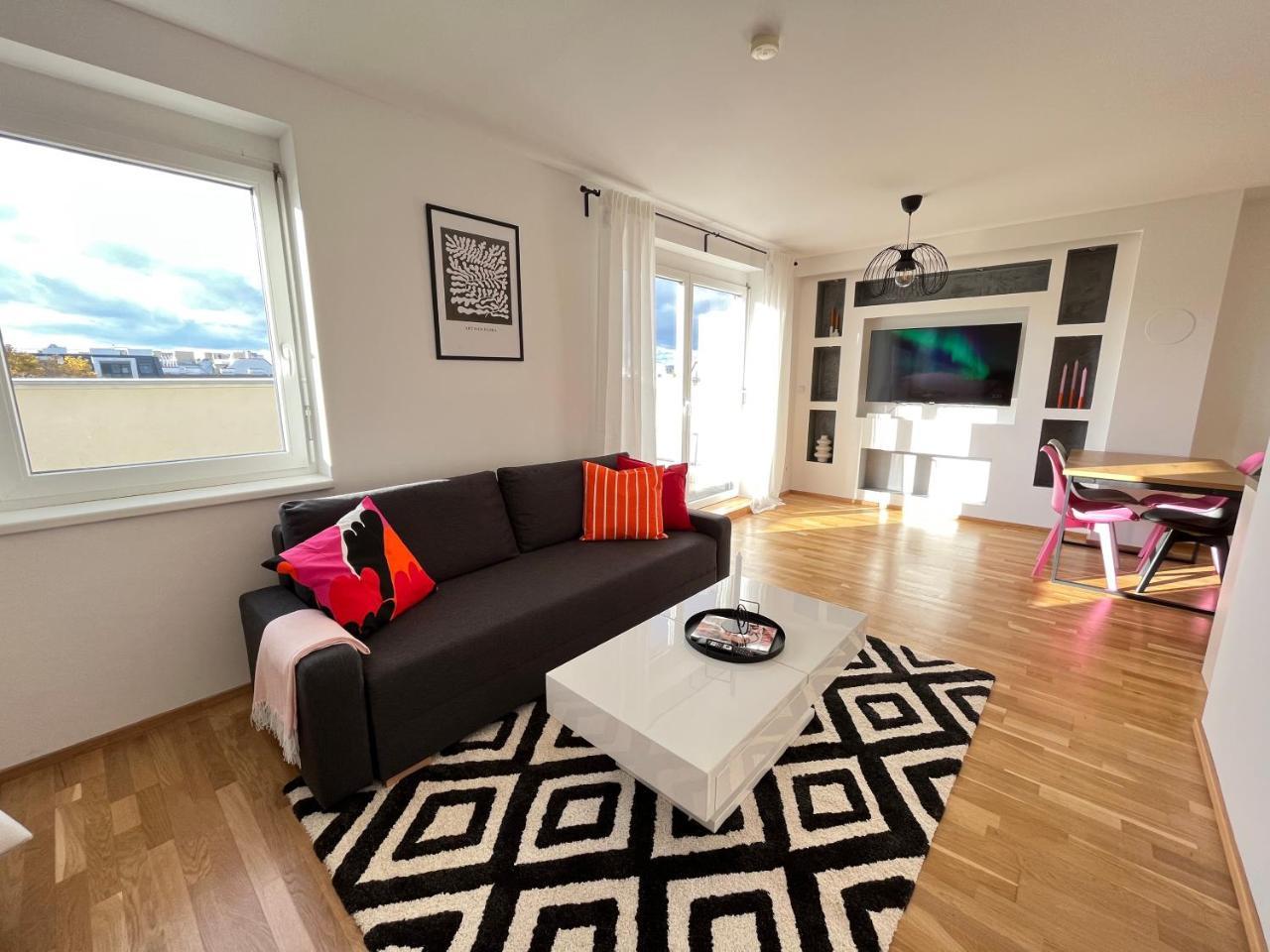 Penthouse Near Central Station With Free Parking