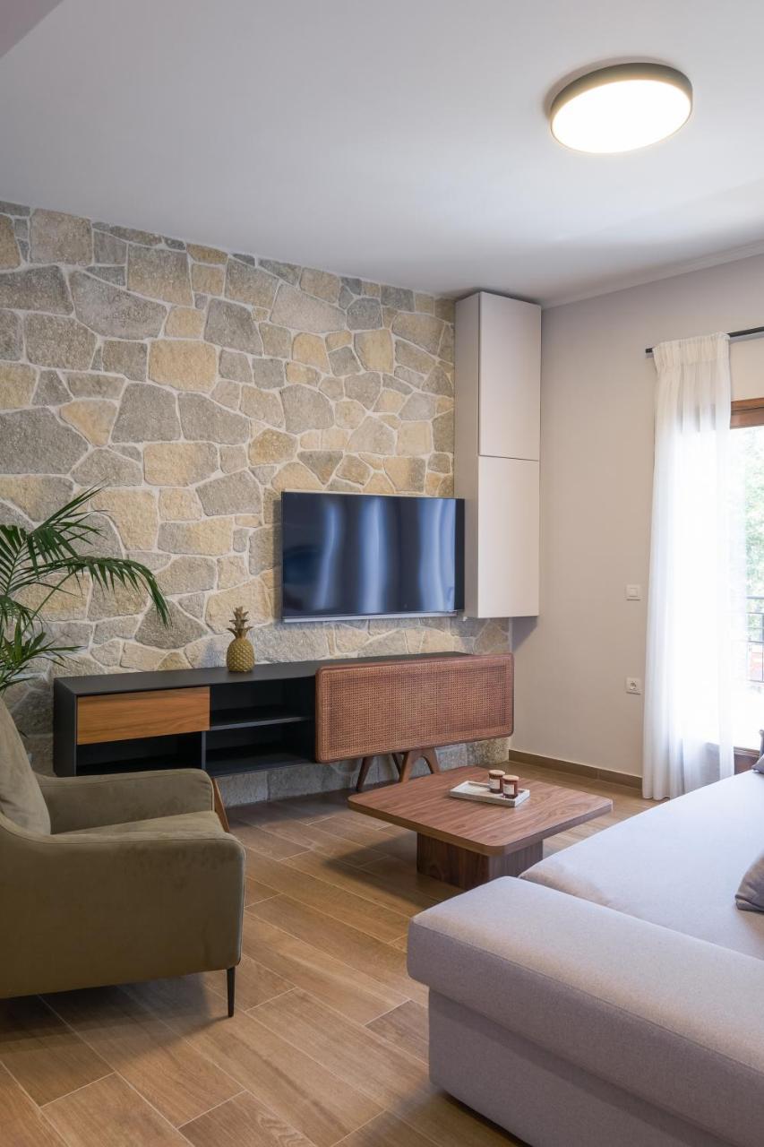 Saint Rocco's Chic Urban Apt.