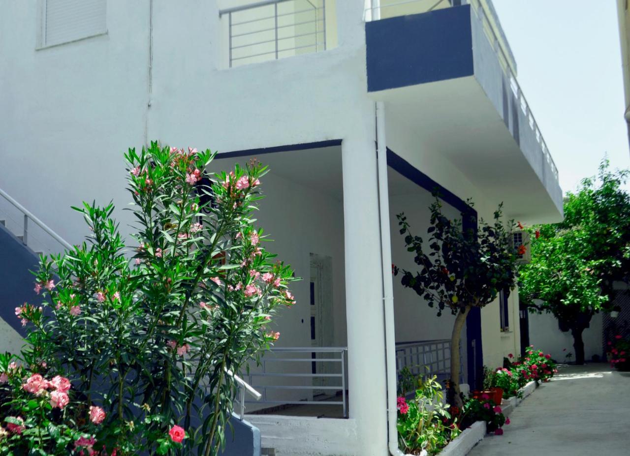 Chrismma Apartment With Private Yard Parking