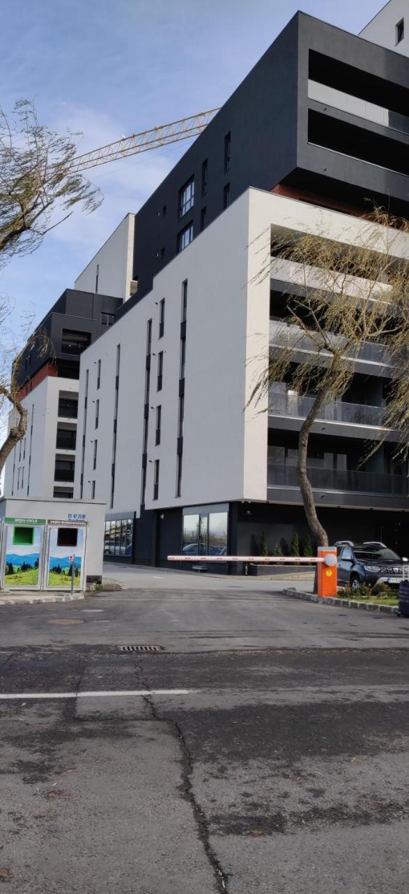 Modern Apartment With Mountain View