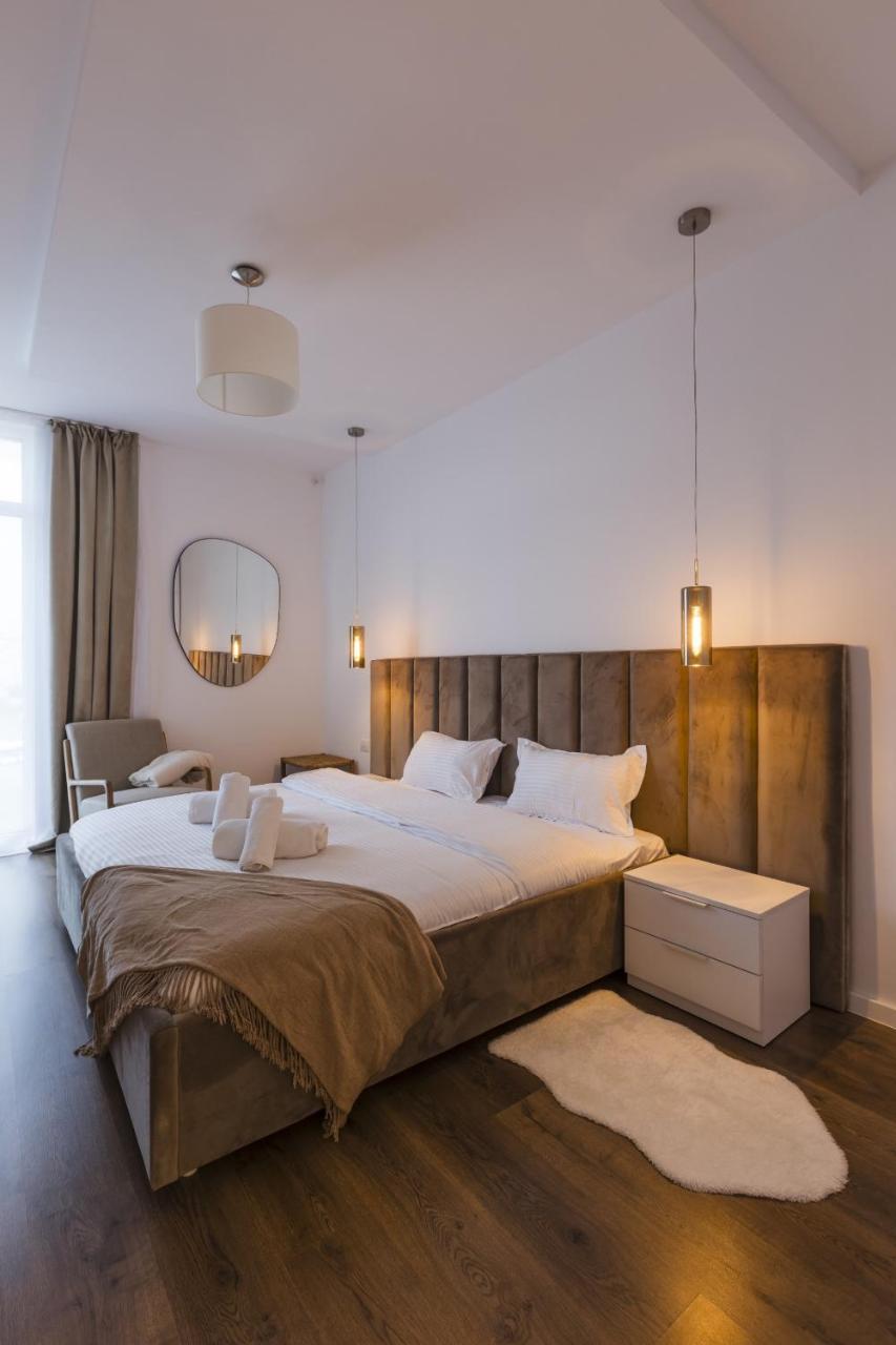 Rentforcomfort Near Iulius Mall With Balcony & Private Parking