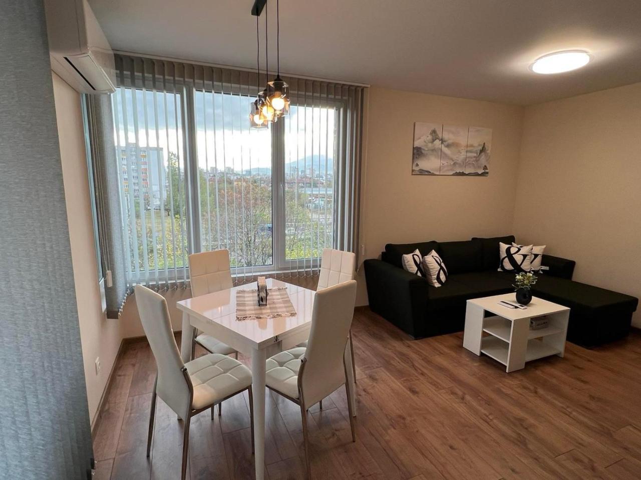 Apartament Komfort, Blizo Do Letishteto