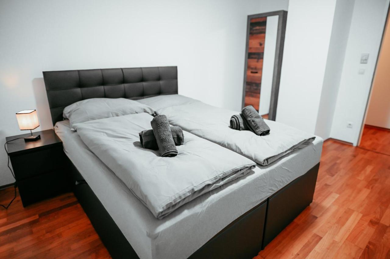 Vienna Shopping Center 8 Appartment