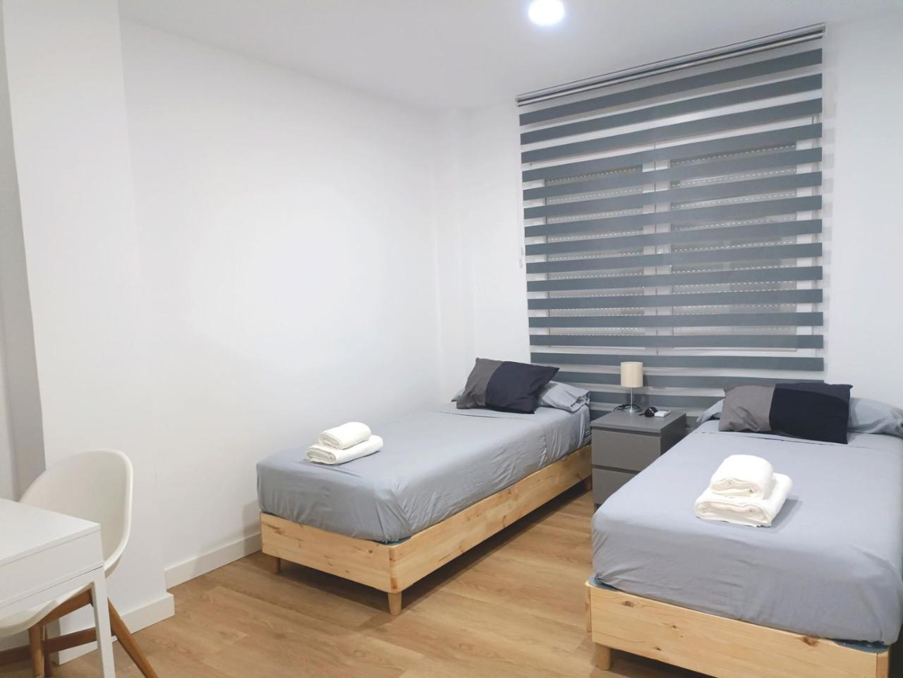 Casa de Huespedes 12 Octubre Rooms