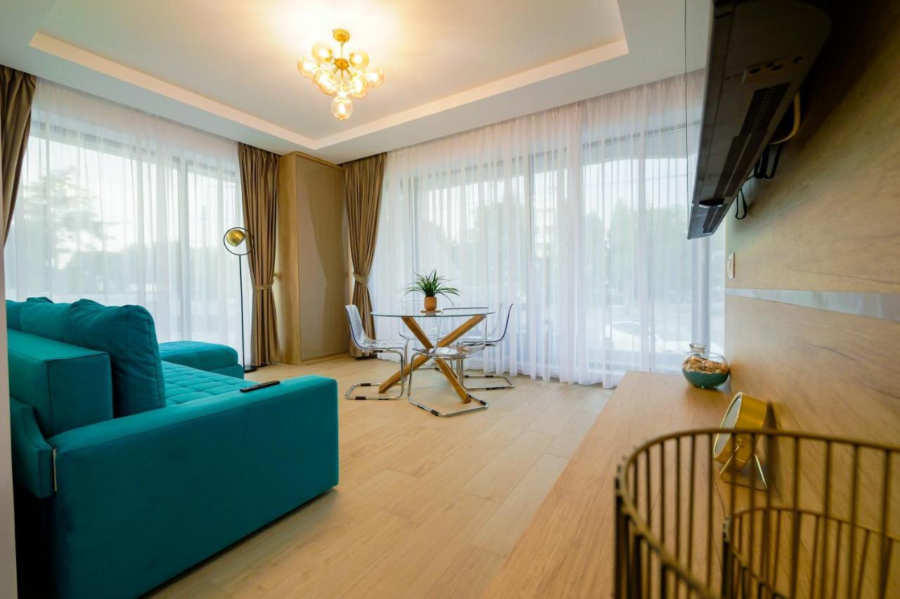 Blue Luxury Apartment Lake On