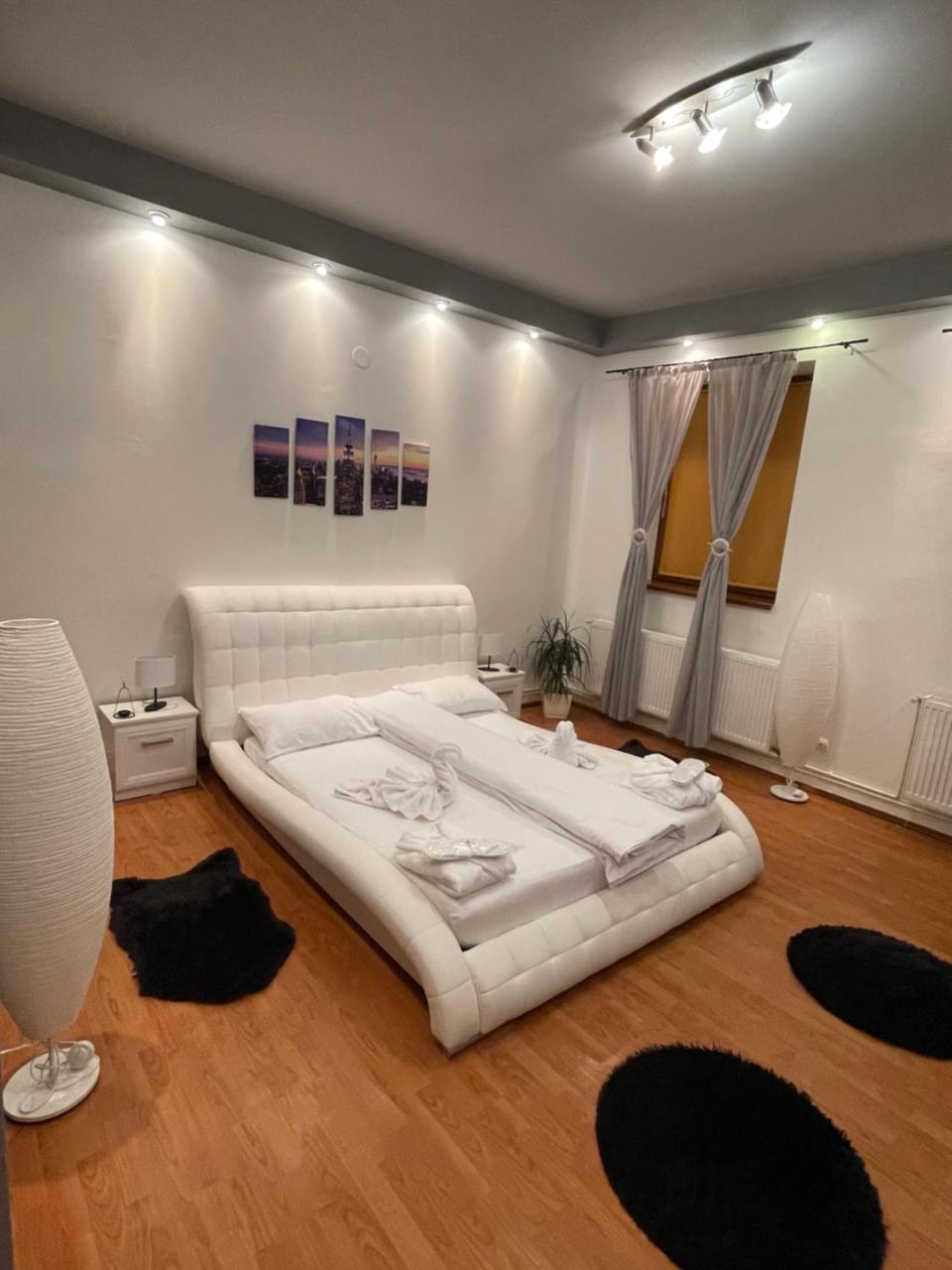 White Swan-central Apartments