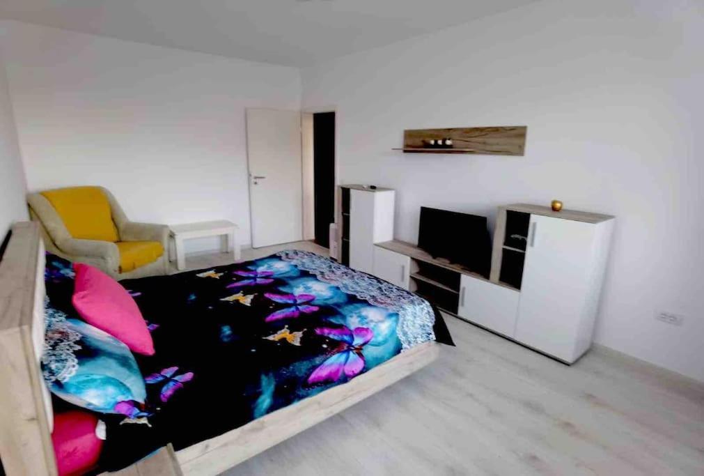 Garsoniera Cu Bucatarie Separata, Balcon Casa Nobele