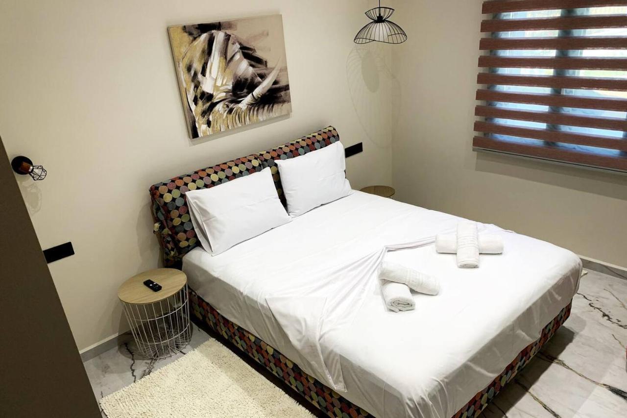 Luxury Home With Garden In The Suburbs