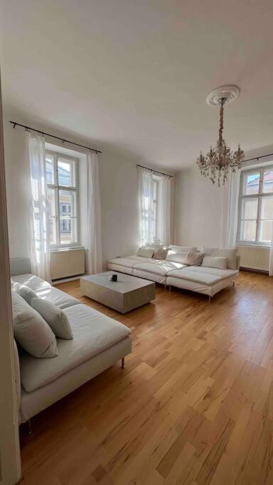Altbauwohnung Im Univiertel!