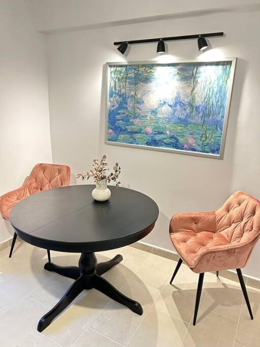 Central Location #12lunipebega