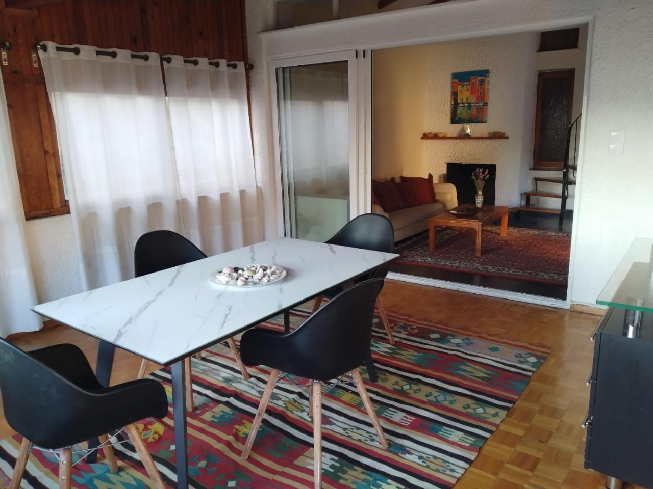 Sunny Apartment Northern Athens