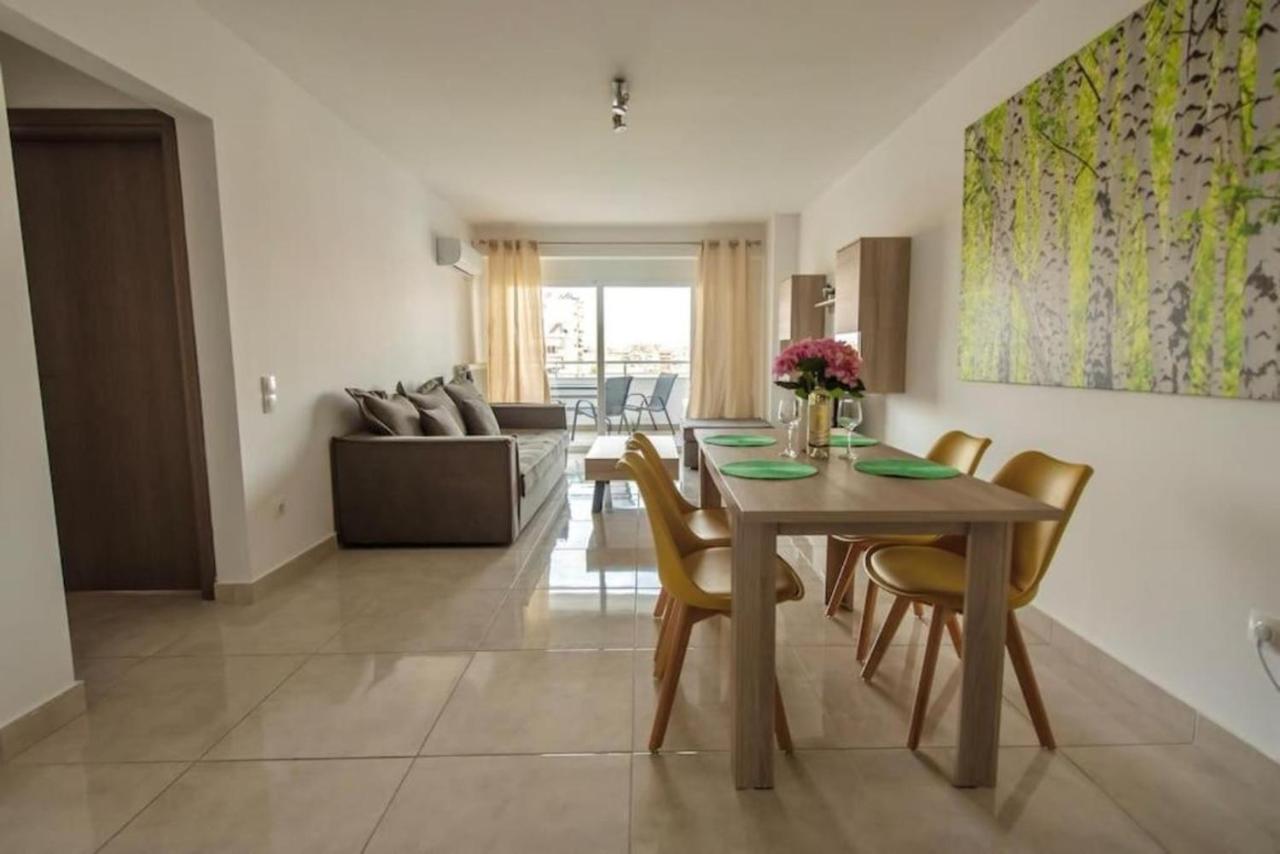 Cozy 2-bedroom Apartment In Piraeus