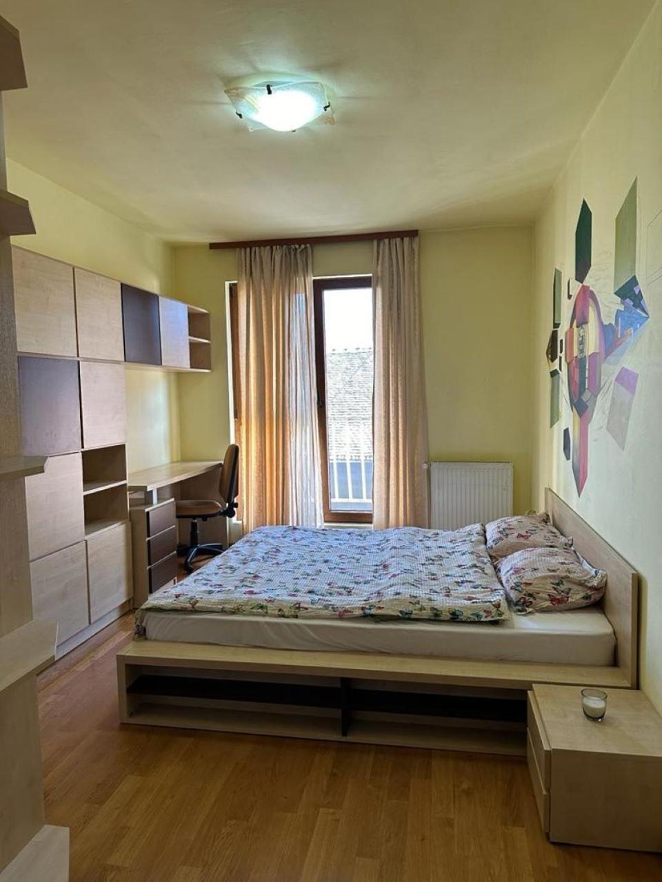 Central Apartment No1