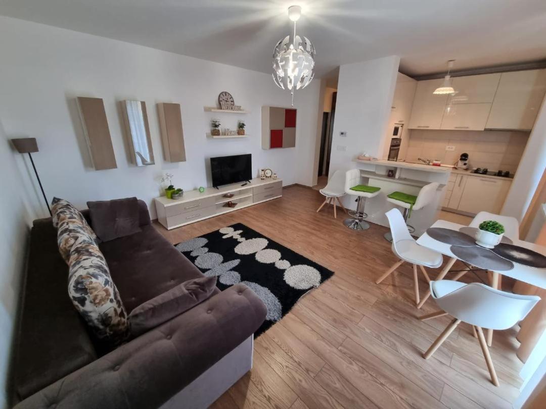 Sahara Sands Loft Private Parking