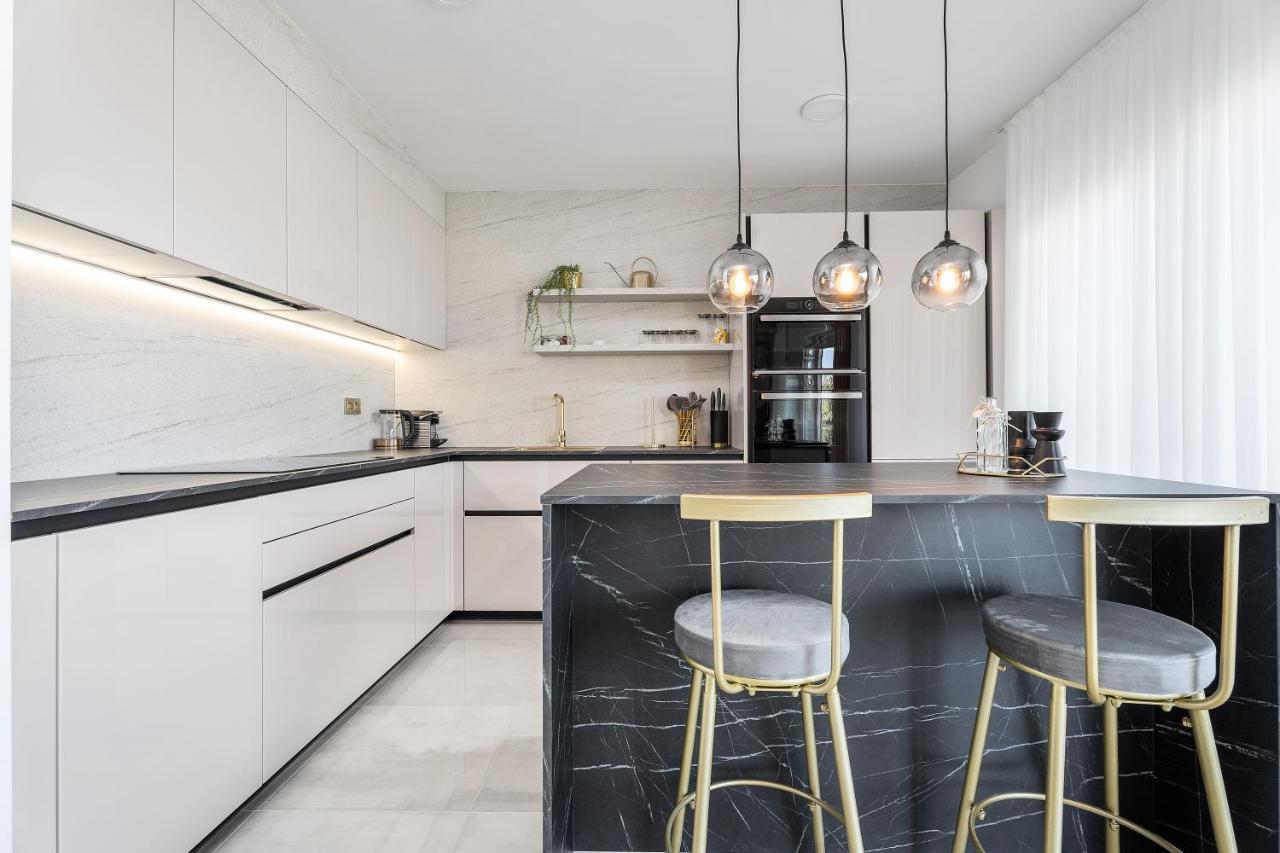 Luxury Sea View Apartment Levin